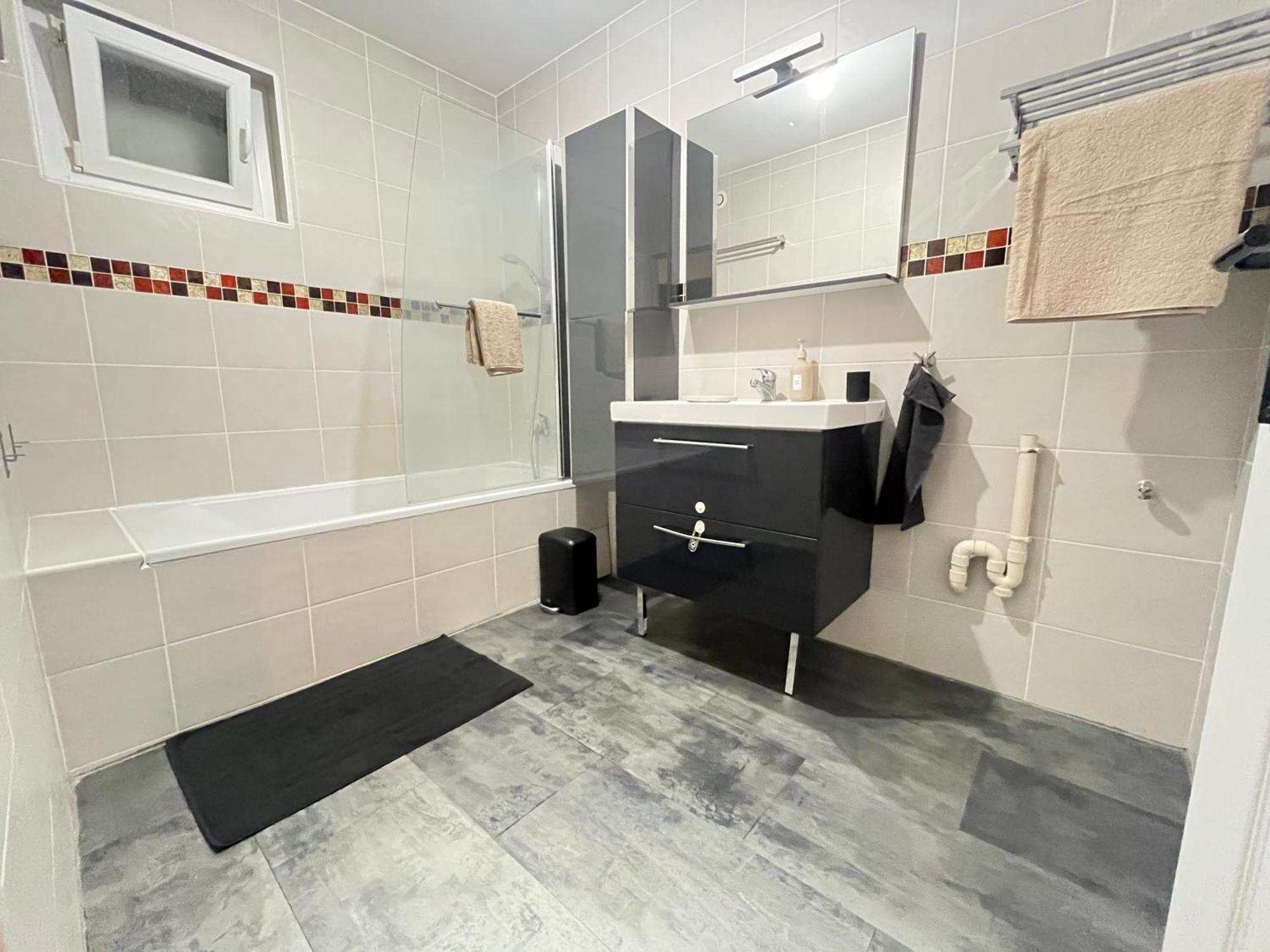 Maison Moderne Avec Terrasse&parking